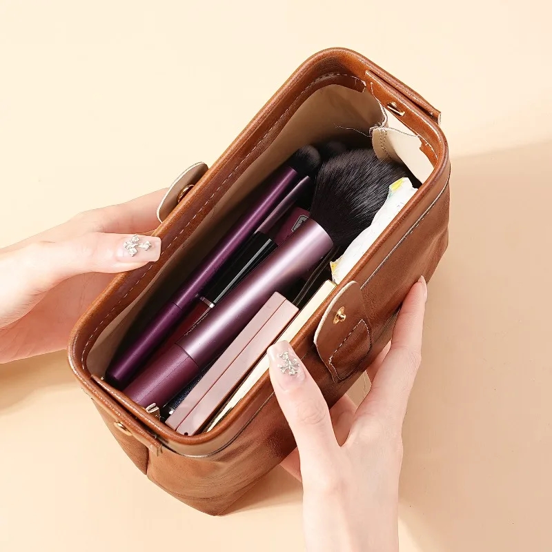 Bolsa de Cosméticos de Luxo em - Luxury Skincare Accessories avaliação e preço